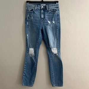 Cello distressed jeans size 3/26